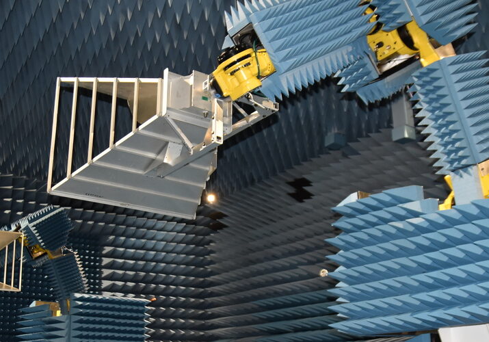 DRAMS Dual Robot Antenna Measurement System